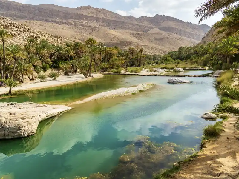 Auf Ihrer individuellen Reise mit Marco Polo durch den Oman kommen Sie an vielen Wadis vorbei, wo Sie auch ein kühles Bad nehmen können. Unter anderem dem Wadi Bani Khalid.