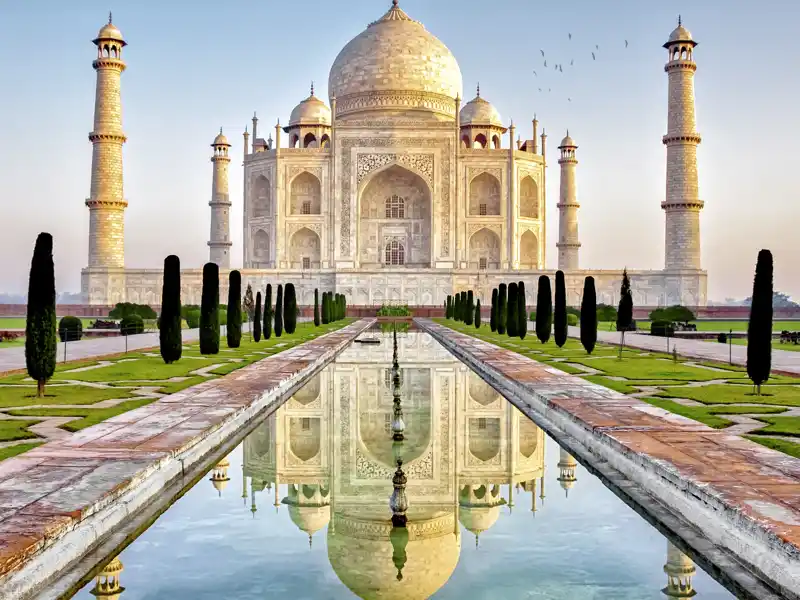 Auf Ihrer individuellen Rundreise durch Nordindien besuchen Sie das berühmte Taj Mahal, ein Monument unsterblicher Liebe.