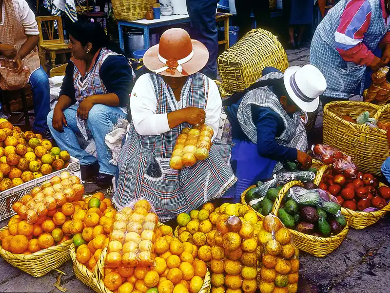 Sie entdecken auf Ihrer individuellen Reise durch Ecuador die kulinarische Seite des Landes bei einem Marktbesuch.