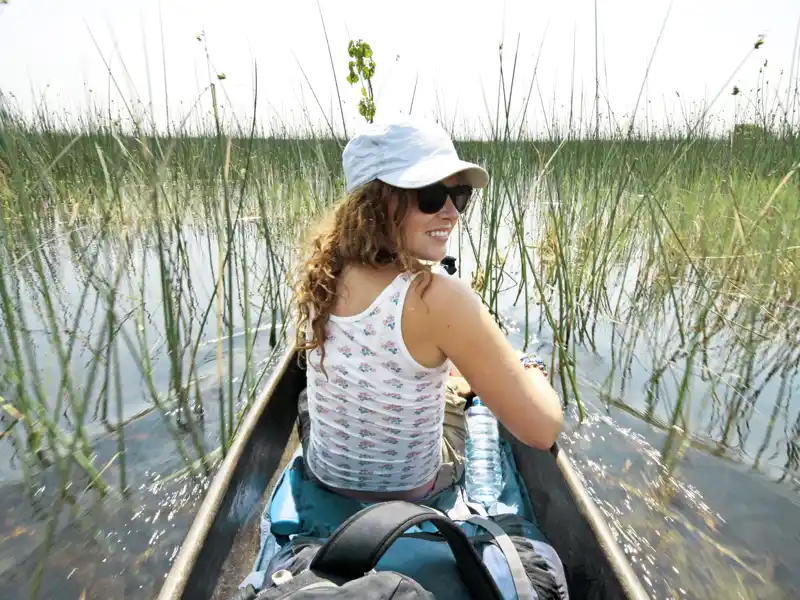 Auf Ihrer Rundreise nähern Sie sich auf Ihren Safaris der Tierwelt von Botswana im Geländewagen und im Boot.