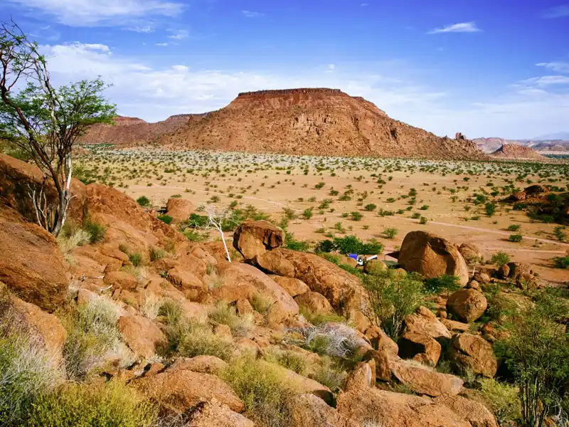 Einsam ist Namibia nur auf den ersten Blick - auf Ihrer individuellen Mietwagen-Rundreise lernen Sie viele Facetten des Landes kennen.