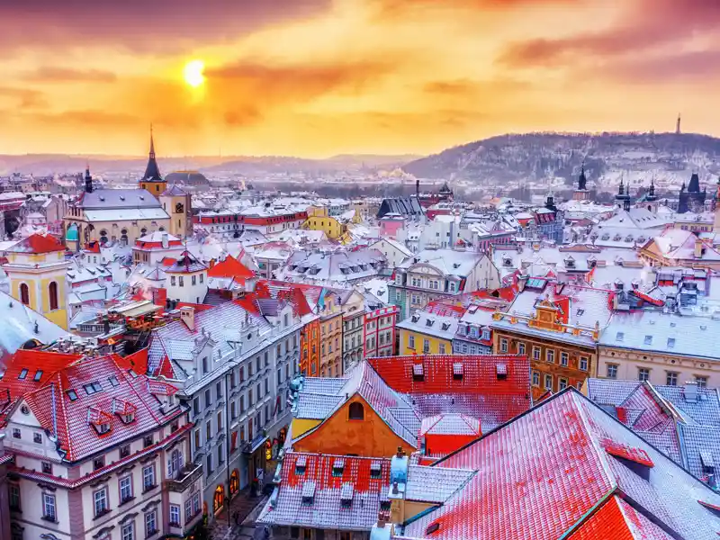 Von Schnee leicht gezuckert empfängt uns das winterliche Prag auf unserer YOUNG LINE TRAVEL Reise