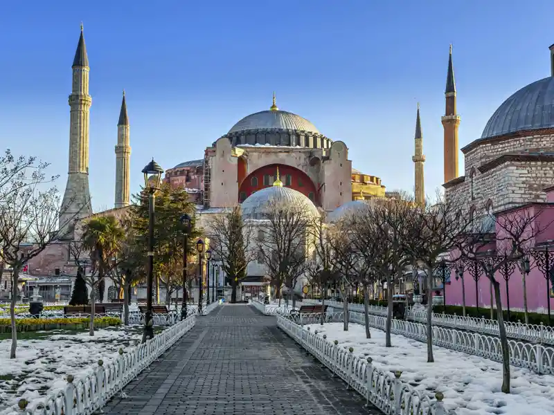 Bei unserer YOUNG LINE TRAVEL Silvester-Reise darf der Besuch der Hagia Sophia nicht fehlen, sie ist das ganze Jahr ein tolles Fotomotiv!