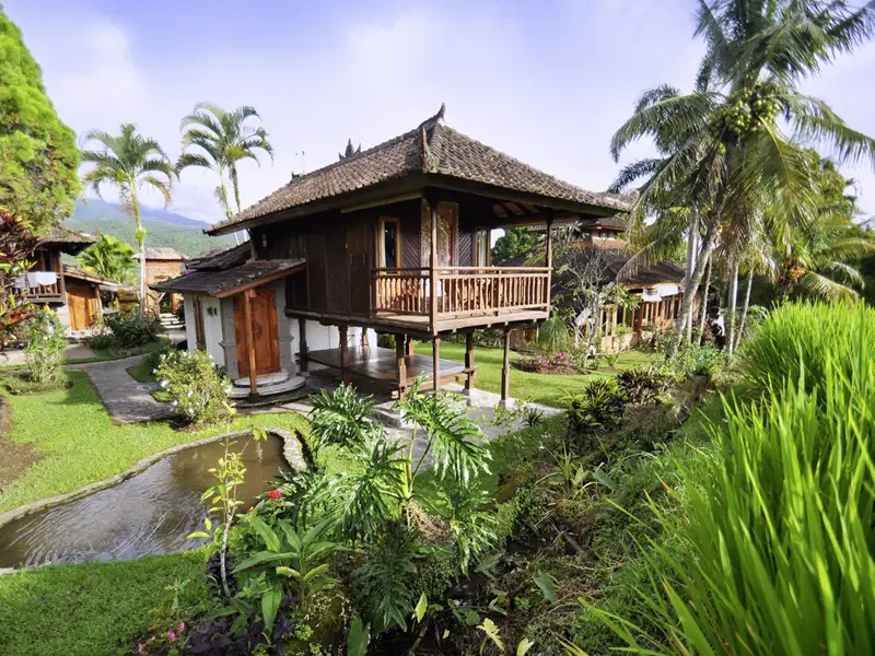Puri Lumbung Cottages - unser idyllischer Rückzugsort inmitten der sattgrünen Reisfelder - der perfekte Platz, um abseits vom Trubel auf Bali anzukommen.