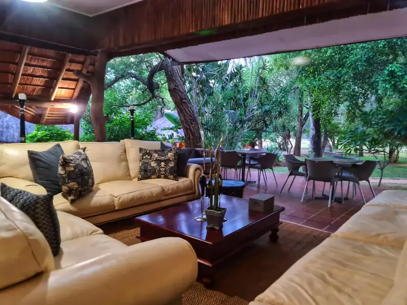 Was für eine Ouvertüre für unsere Mini-Gruppen-Rreise mit Marco Polo: Im Karongwe-Wildreservat steht unsere Lodge - mittendrin in der afrikanischen Wildnis und dennoch höchst komfortabel.