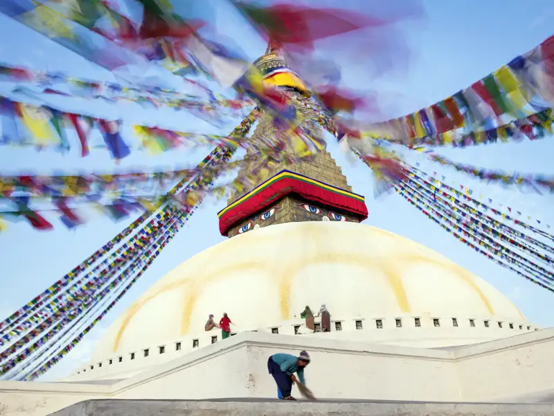 Auf Ihrer Entdecker-Rundreise in der Mini-Gruppe sehen Sie viele beeindruckende Stupas.