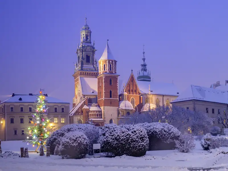 Auf unserer Silvesterreise in Krakau ziehen wir auf dem Königsweg hoch zur Wawel-Burg und gönnen uns eine heiße Wawel-Schokolade.
