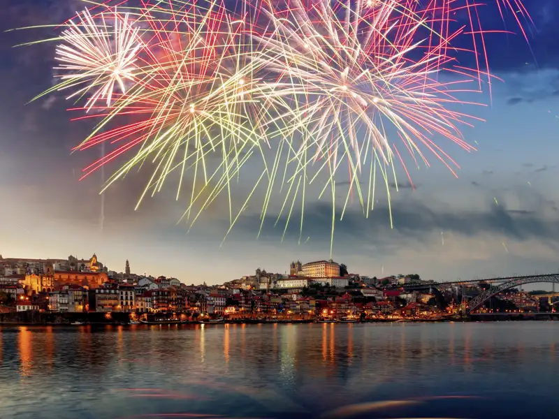Gemeinsam feiern wir auf unserer YOUNG LINE TRAVEL Silvesterreise in Porto ins Neue Jahr
