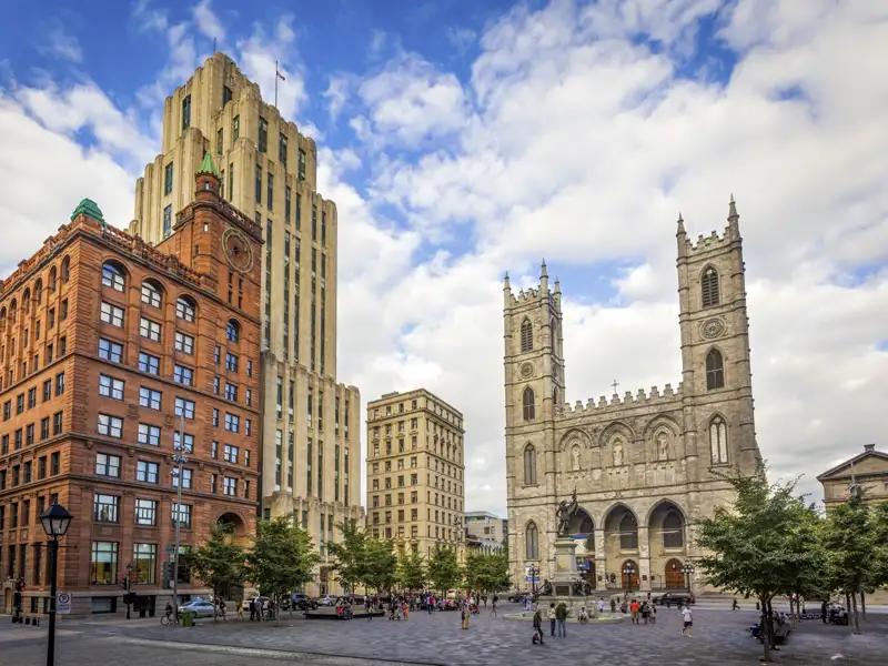 Auf Ihrer Reise sehen Sie die Kathedrale von Notre Dame in Montreal.