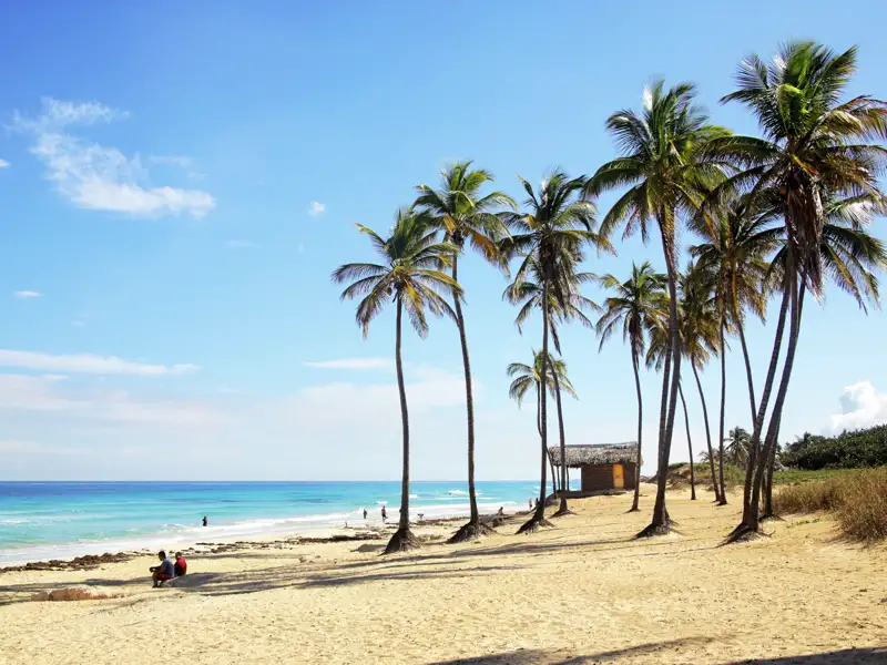 Auf Ihrer Marco Polo-Reise durch Kuba bleibt genügend Zeit für Sonne, Strand und Meer bei einem Aufenthalt auf Cayo Santa María, einem Paradies mit weißem Sandstrand, kristallklarem Wasser und karibischem Flair.